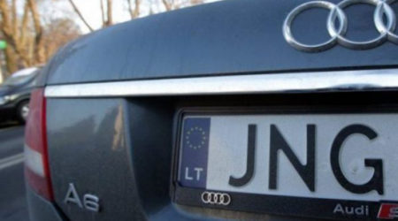 Як продати нерозмитнене авто в Україні?