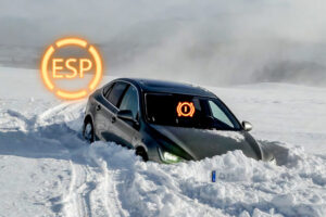 Застрял в снегу авто с ESP